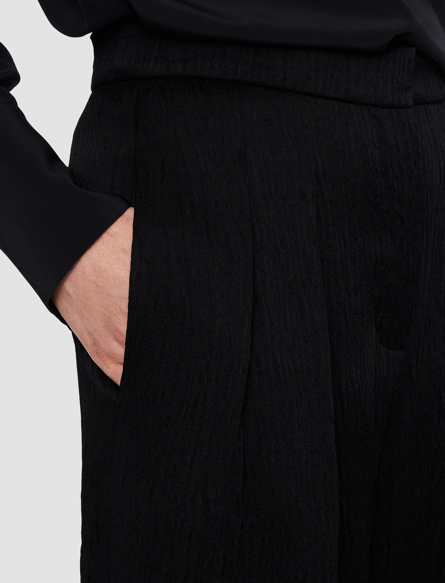 Joseph, Pantalon Talma en viscose texturée, in Black