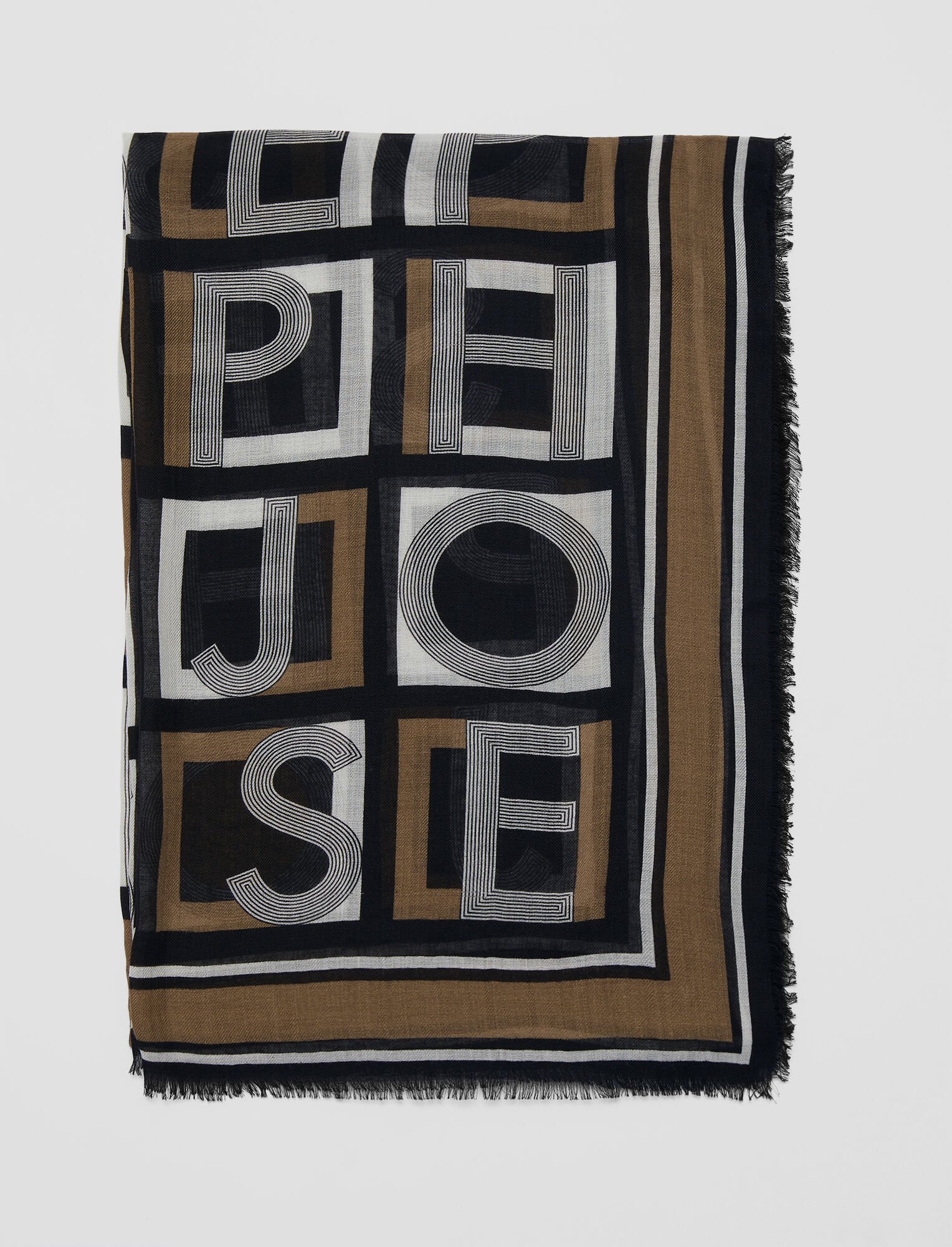 Joseph, Écharpe Agatha en pashmina à motif alphabet, in Almond/Black/Ivory